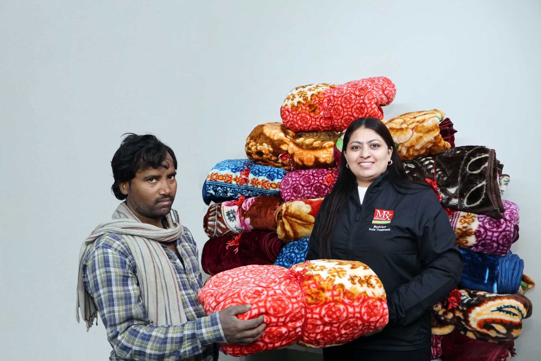 Medivisor Donates  Blankets to Needy People as Winter Begins