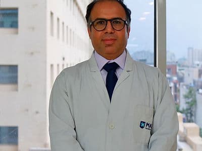 Dr Naveen Pandita