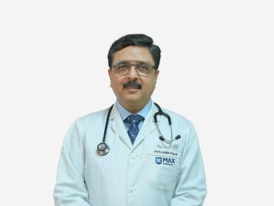 Dr Dinesh Khullar