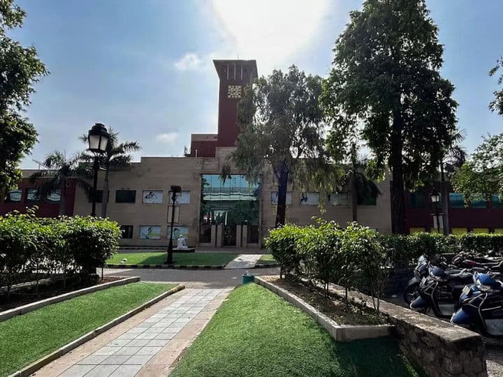 Moolchand Kharaiti Ram Hospital hospital